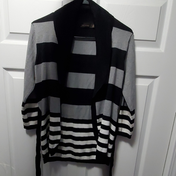 The Limited Cardigan - Picture 2 of 4